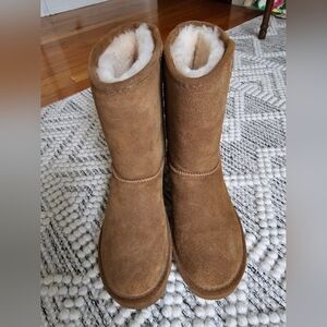 Excellent Condition Women's Bearpaw Elle Suede Sheepskin Boots Size 8 Cognac